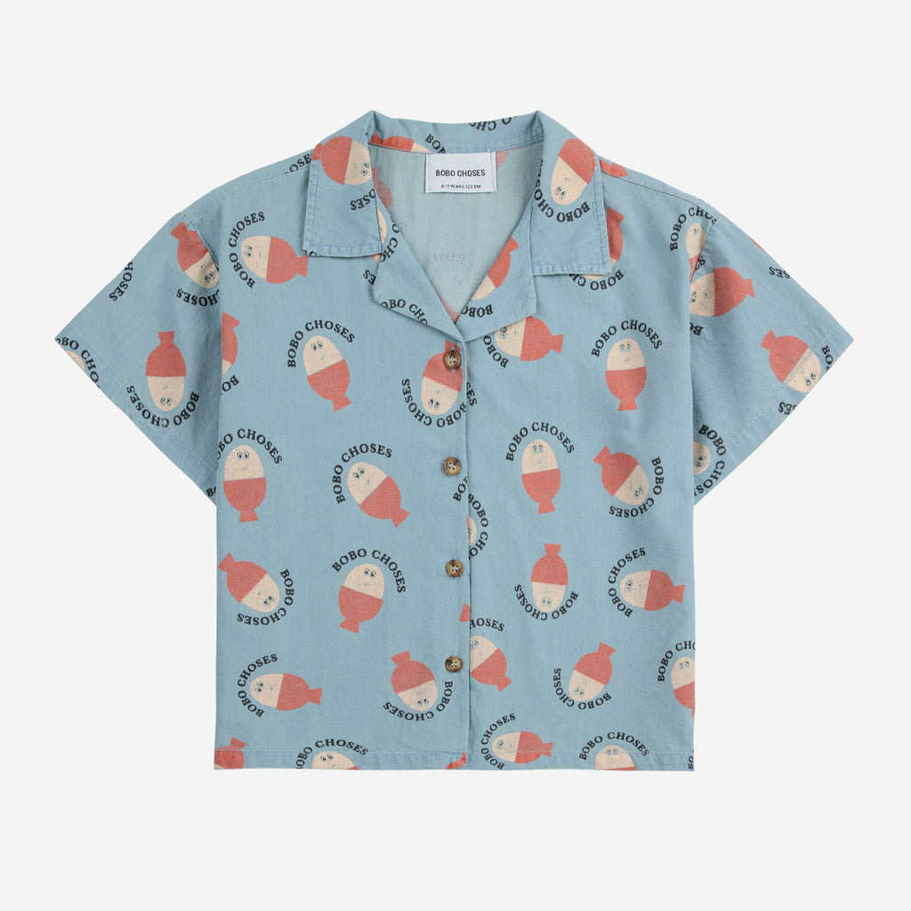 chemise bleu avec oeuf all over